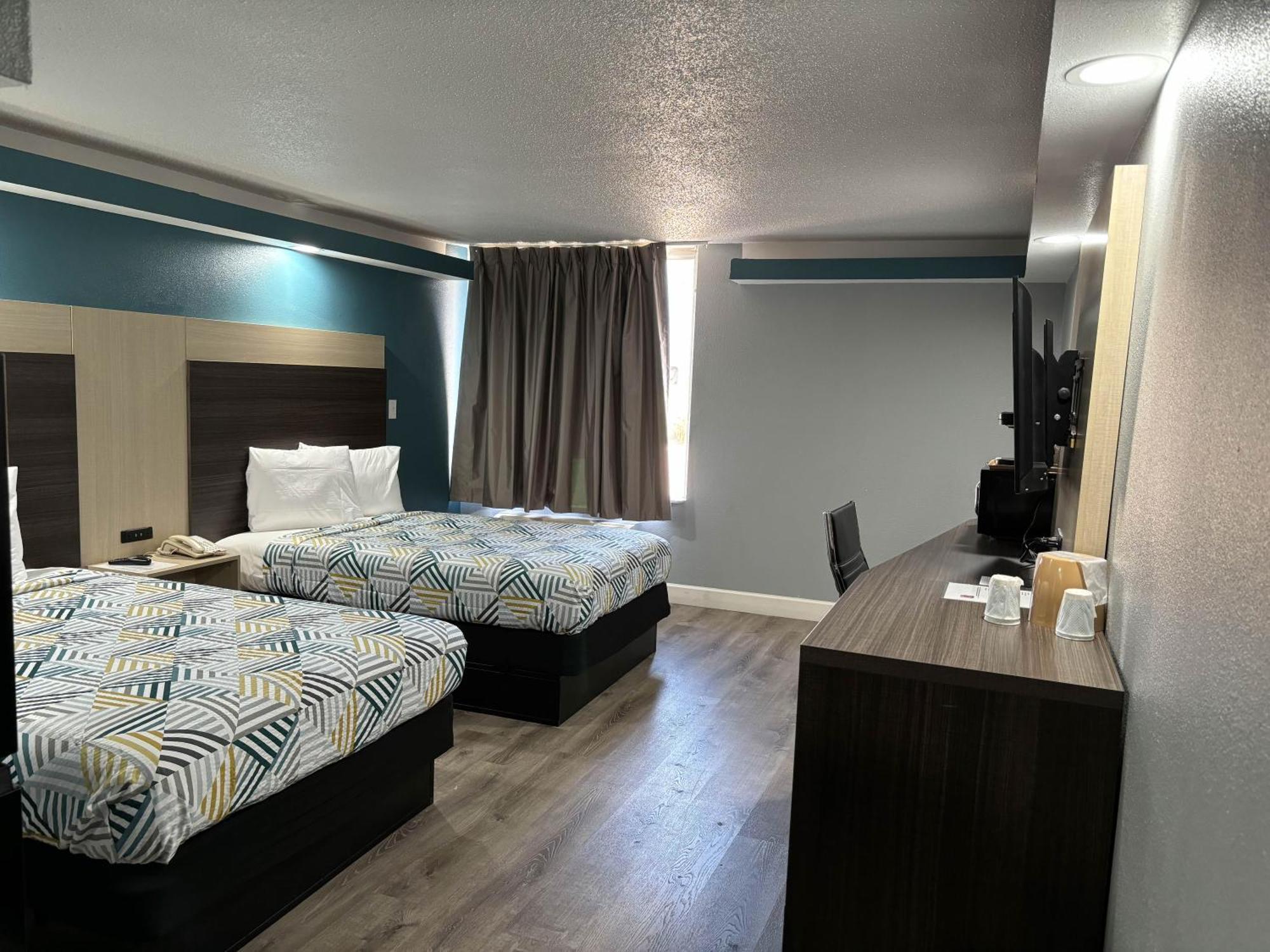 6 Memphis, Tn East Hotel 2*