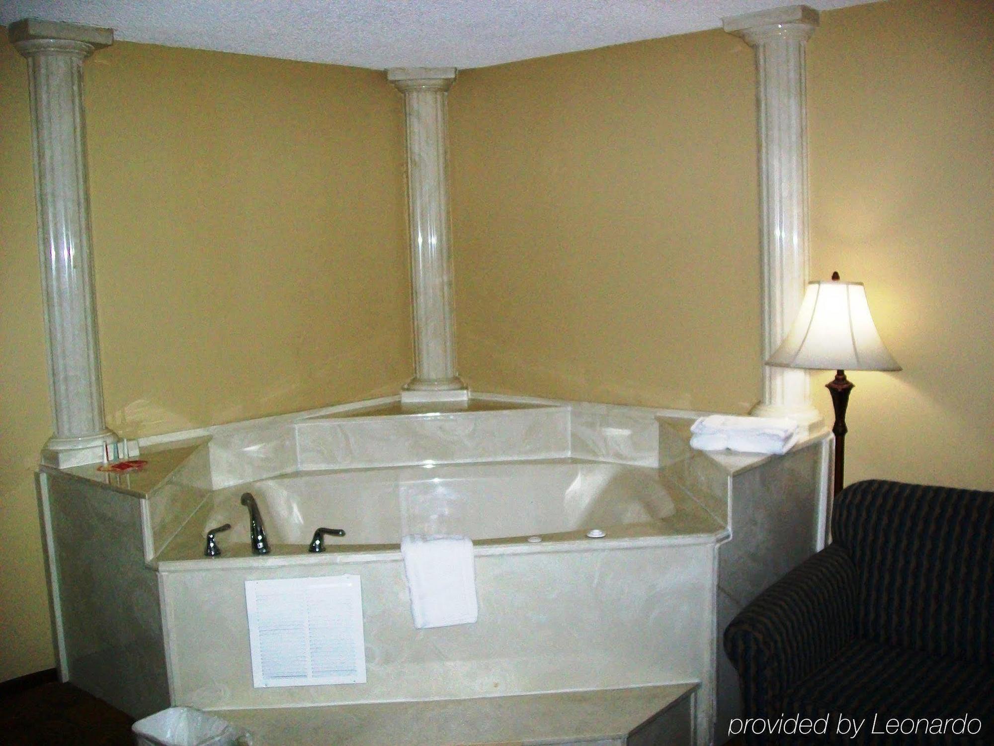 6 Memphis, Tn East Hotel
